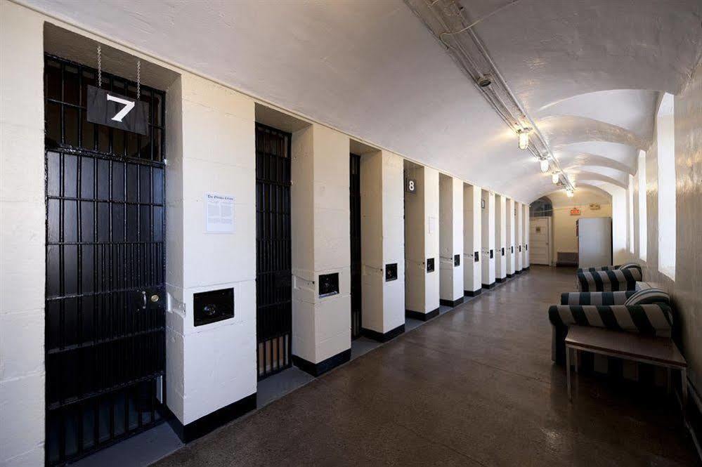 Saintlo Ottawa Jail Hostel 외부 사진